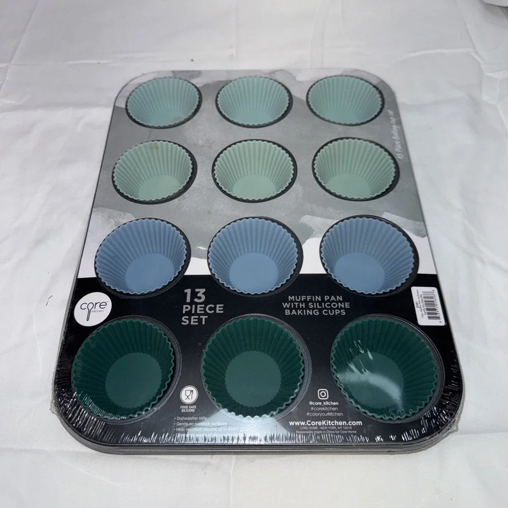 Core Kitchen Muffin Pan with 13 Silicone Baking Cups